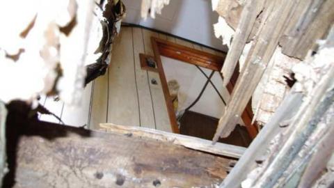 Caved in home Apr 28/2012 - Sebright-(The-Arthurs-Tragedy)24.jpg