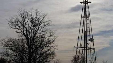 Idled windmill Apr 28/2012 - Idle-Windmill5.jpg