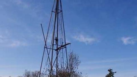 Idled windmill Apr 28/2012 - Idle-Windmill7.jpg