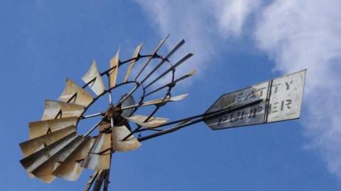 Idle Windmill photo 3