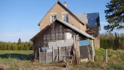 Brick farmhouse - Severn, Ontario