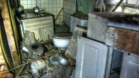 Mother Mary's Messy Mansion photo 3