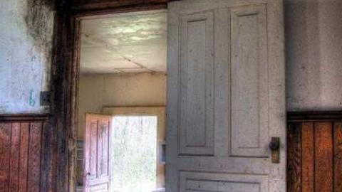 Gone to Church - Turin-Abandoned-Church45.jpg