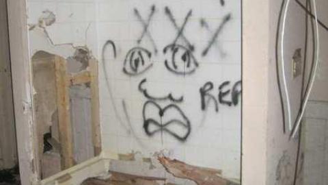 Second trip, with batteries! - Dollhouse-Gentlemans-Club29.jpg