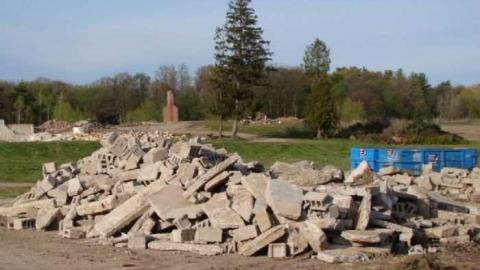 Re - Update - Kingshott-Farm2.jpg