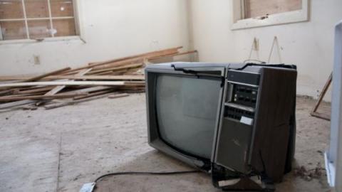 Gallery - Aurora-White-Pillar-House5.jpg