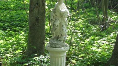 Mansion - Sir-Wm-MacKenzie-Inn,-Kirkfield14.jpg