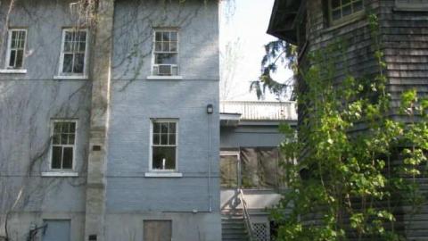 Mansion - Sir-Wm-MacKenzie-Inn,-Kirkfield9.jpg