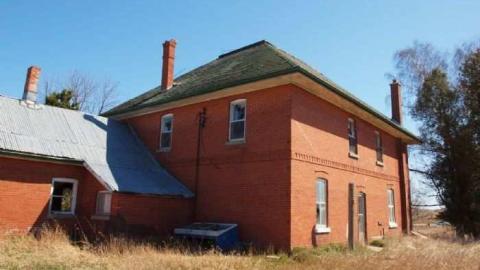 April 2012 - P4068472.jpg