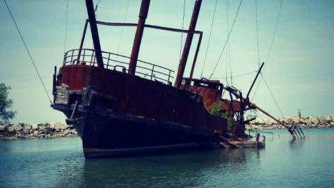 Shipwreck - Le-Grande-Hermine-Ghost-Ship26.jpg