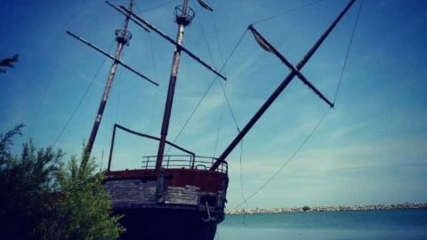 Shipwreck - Le-Grande-Hermine-Ghost-Ship27.jpg