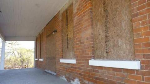 Cute Brick House photo 2