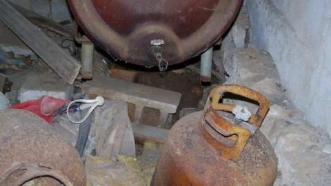 Hwy 5 abandoned - Mess-on-Dundas16.jpg