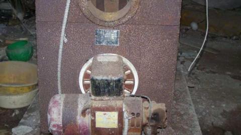 Hwy 5 abandoned - Mess-on-Dundas17.jpg