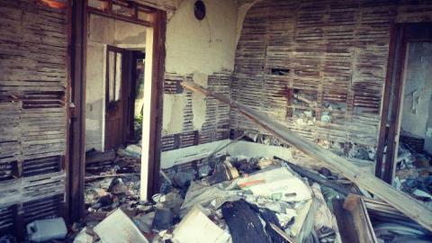 Well Guarded - Hwy-400-near-Innisfil-Beach-Rd2.jpg