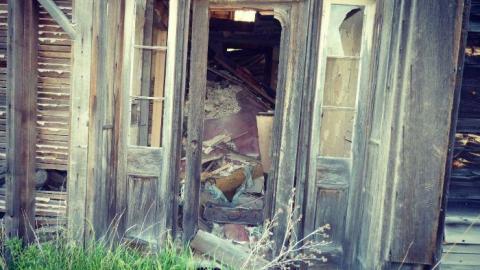 Well Guarded - Hwy-400-near-Innisfil-Beach-Rd5.jpg