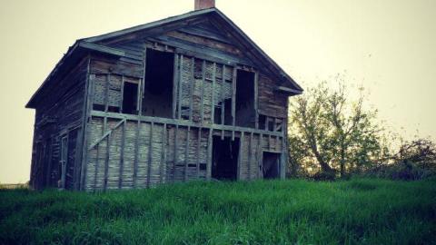Well Guarded - Hwy-400-near-Innisfil-Beach-Rd15.jpg