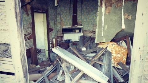 Well Guarded - Hwy-400-near-Innisfil-Beach-Rd8.jpg