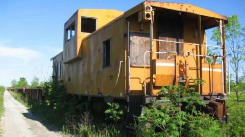 Train on Decommissioned Track photo 4