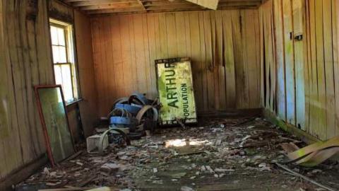 Twisted Station 5/12 - Monkton-Train-Station3.jpg