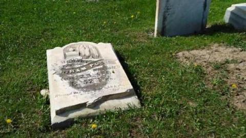 Munn's Pioneer Cemetery - Munns-Cemetery47.jpg