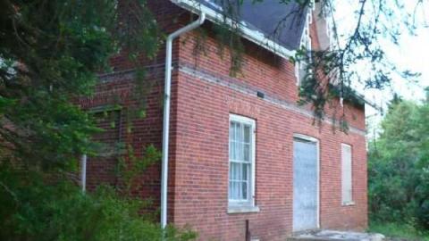 Red On - Red-Brick-Beauty-on-103.jpg