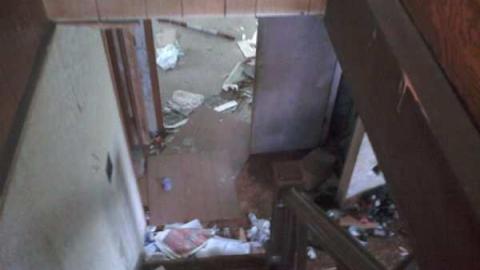 Outta here. - Beeton-is-Trashed-Big-Time18.jpg