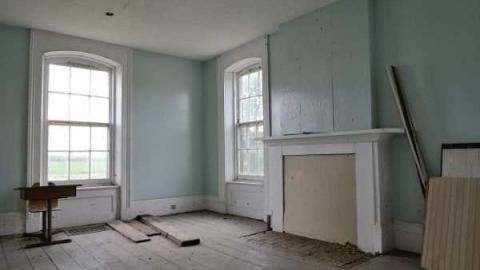 May 2012 - Central-Elgin-Farmhouse13.jpg