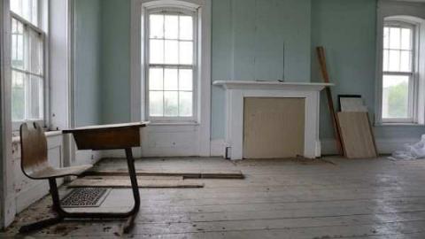 May 2012 - Central-Elgin-Farmhouse14.jpg