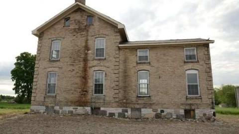 May 2012 - Central-Elgin-Farmhouse30.jpg