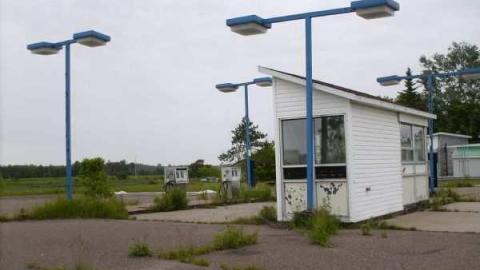 06/01/12 - Abandoned-Gas-Station-Cobden1.jpg