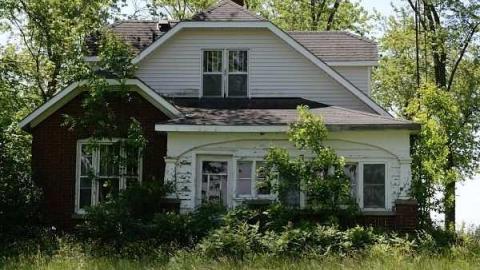 June 2012 - Queen-St.-E.-house2.jpg