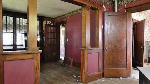 June 2012 - Queen-St.-E.-house3.jpg