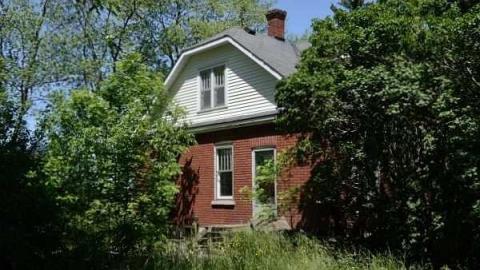 June 2012 - Queen-St.-E.-house15.jpg