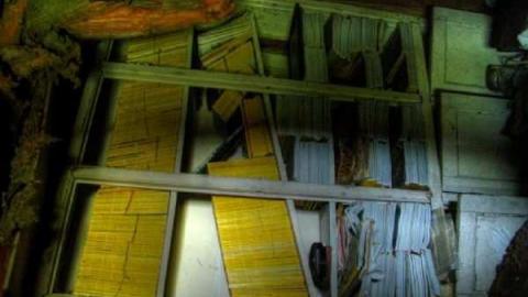 Falling to its Knees - Farmhouse-NE-of-Fergus77.jpg