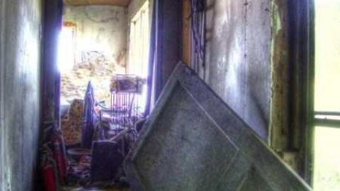 Falling to its Knees - Farmhouse-NE-of-Fergus85.jpg