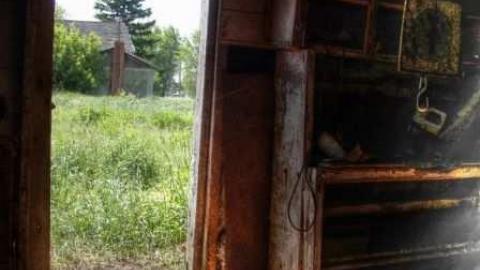 Falling to its Knees - Farmhouse-NE-of-Fergus97.jpg