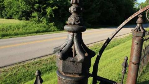 Gated Community - Lenington-Pioneer-Cemetery15.jpg