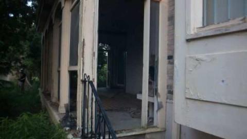 Evening at the old Mansion - Neglected-Manor285.jpg