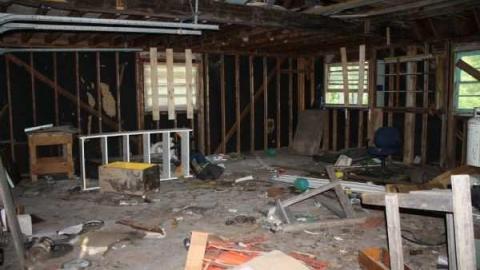 Crazy Big House - Neglected-Manor26.jpg