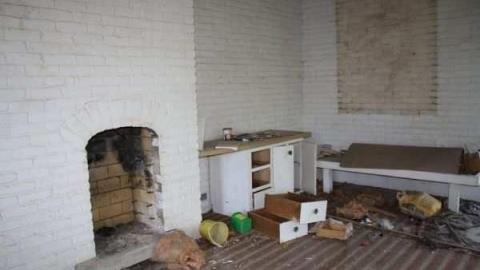 Crazy Big House - Neglected-Manor22.jpg