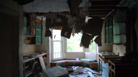 6/12 - Neglected-Manor201.jpg