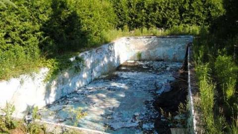 6/12 - Neglected-Manor205.jpg