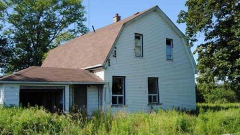 Cemetery house photo 5