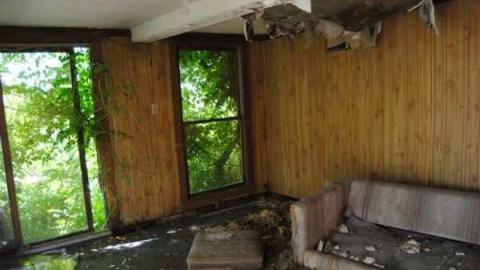 Summer Heat - Cemetery-house25.jpg