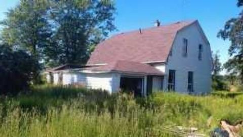 Summer Heat - Cemetery-house27.jpg