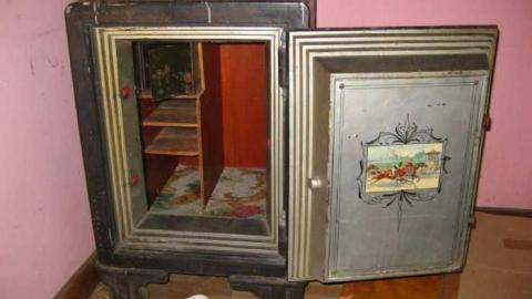 Safe House - 008 - IMG_6641.jpg