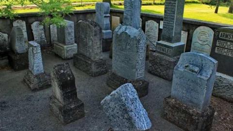 Friends Forever - The-Christian-Church-Cemetery18.jpg