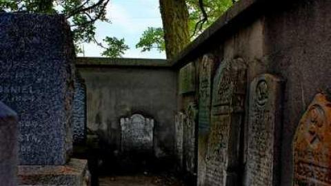 Friends Forever - The-Christian-Church-Cemetery14.jpg