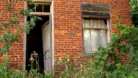 Art is only abandoned - DSC08725_6_7_tonemapped_1600x1200.jpg